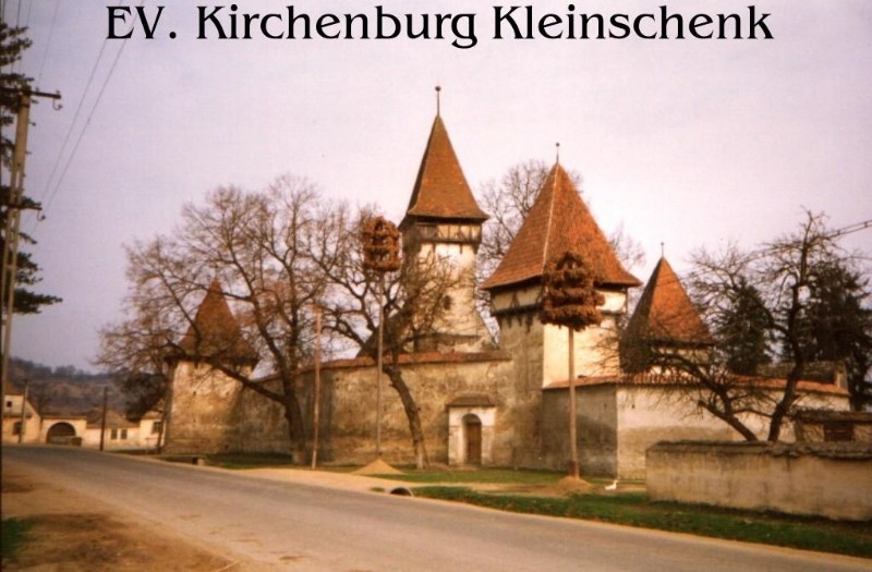 ../Images/Kirchenburg_Kronen.jpg